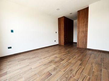 Casa en venta en Montebello Residencial, a unos metros de Parque Loro