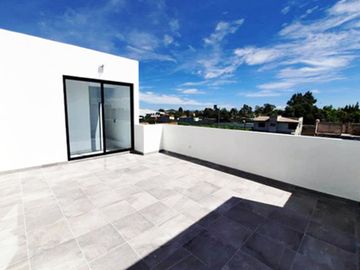 Casa en venta en Montebello Residencial, a unos metros de Parque Loro