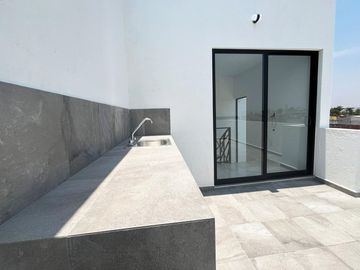 Casa en venta en Montebello Residencial, a unos metros de Parque Loro