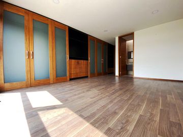 Casa en venta en Mallorca Park, con amplios espacios a 2min de Atlixcayotl y Chedraui Selecto