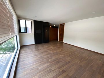 Casa en venta en Mallorca Park, con amplios espacios a 2min de Atlixcayotl y Chedraui Selecto