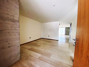 Casa en venta en Mallorca Park, con amplios espacios a 2min de Atlixcayotl y Chedraui Selecto