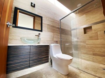 Casa en venta en Mallorca Park, con amplios espacios a 2min de Atlixcayotl y Chedraui Selecto