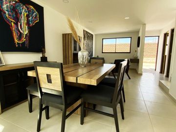 Casa en venta en Parque Real, Cuautlancingo. 2 niveles, exclusivas amenidades desde $1,994,000