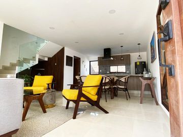 Casa en venta en Parque Real, Cuautlancingo. 3 niveles, exclusivas amenidades desde $2,600,750
