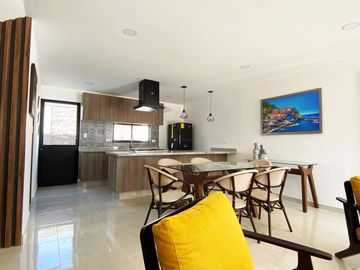 Casa en venta en Parque Real, Cuautlancingo. 3 niveles, exclusivas amenidades desde $2,600,750