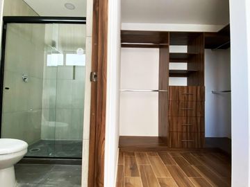 Casa en venta en Parque Real, Cuautlancingo. 3 niveles, exclusivas amenidades desde $2,600,750