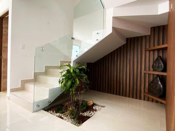 Casa en venta en Parque Real, Cuautlancingo. 3 niveles, exclusivas amenidades desde $2,600,750