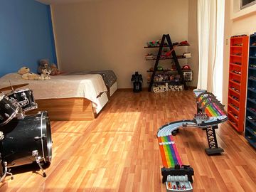 Casa en venta en Fracc. Fundadores de Zavaleta, con alberca, palapa, jardín y más de 1,000m2