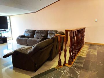 Casa en venta en Fracc. Fundadores de Zavaleta, con alberca, palapa, jardín y más de 1,000m2