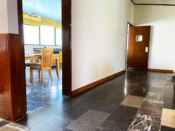 Casa en venta en Fracc. Fundadores de Zavaleta, con alberca, palapa, jardín y más de 1,000m2
