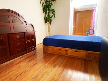 Casa en venta en Fracc. Fundadores de Zavaleta, con alberca, palapa, jardín y más de 1,000m2