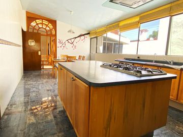 Casa en venta en Fracc. Fundadores de Zavaleta, con alberca, palapa, jardín y más de 1,000m2