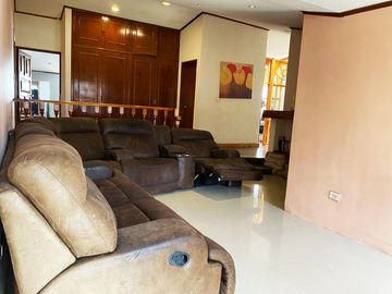 Casa en venta en Fracc. Fundadores de Zavaleta, con alberca, palapa, jardín y más de 1,000m2