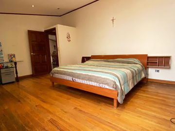 Casa en venta en Fracc. Fundadores de Zavaleta, con alberca, palapa, jardín y más de 1,000m2