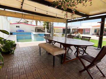 Casa en venta en Fracc. Fundadores de Zavaleta, con alberca, palapa, jardín y más de 1,000m2
