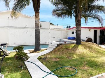 Casa en venta en Fracc. Fundadores de Zavaleta, con alberca, palapa, jardín y más de 1,000m2