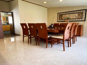 Casa en venta en Fracc. Fundadores de Zavaleta, con alberca, palapa, jardín y más de 1,000m2