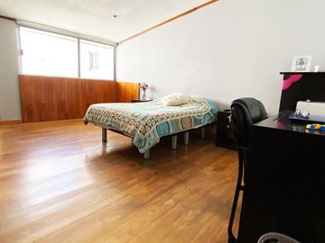 Casa en venta en Fracc. Fundadores de Zavaleta, con alberca, palapa, jardín y más de 1,000m2