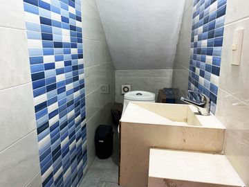 Casa en venta en zona de Ciudad Judicial, totalmente REMODELADA Y AMPLIADA