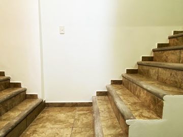 Casa en venta en zona de Ciudad Judicial, totalmente REMODELADA Y AMPLIADA