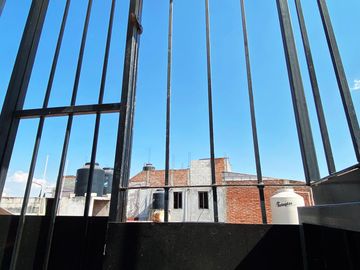Casa en venta en zona de Ciudad Judicial, totalmente REMODELADA Y AMPLIADA