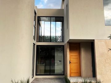 Casas en venta en Monterreal con diseño único e innovador a 15min. del Aeropuerto de Puebla y Cerro Zapotecas