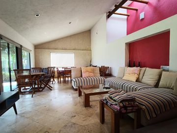 Casa en venta en Fracc. Solares, ubicado en Atlixco a 10 min del Centro, ideal para vivir o de descanso