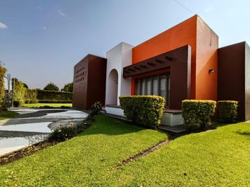 Casa en venta en Fracc. Solares, ubicado en Atlixco a 10 min del Centro, ideal para vivir o de descanso