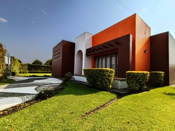 Casa en venta en Fracc. Solares, ubicado en Atlixco a 10 min del Centro, ideal para vivir o de descanso