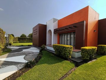 Casa en venta en Fracc. Solares, ubicado en Atlixco a 10 min del Centro, ideal para vivir o de descanso