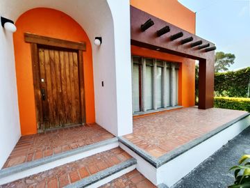 Casa en venta en Fracc. Solares, ubicado en Atlixco a 10 min del Centro, ideal para vivir o de descanso