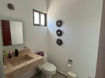 CASA EN RENTA EN PRIVADA ZONA ALTABRISA