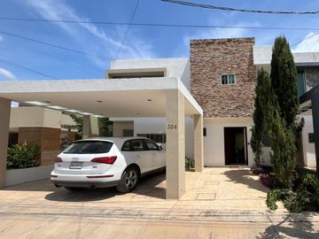 CASA EN RENTA EN PRIVADA ZONA ALTABRISA