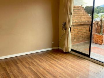 HERMOSO DEPARTAMENTO EN VENTA,  SECTOR VIRGEN DE BRONCE