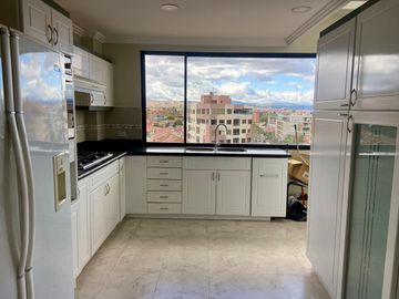HERMOSO DEPARTAMENTO EN VENTA,  SECTOR VIRGEN DE BRONCE