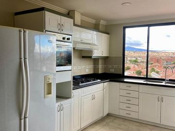 HERMOSO DEPARTAMENTO EN VENTA,  SECTOR VIRGEN DE BRONCE