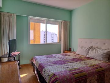 VENTA AMPLIO 4 AMBIENTES CON VISTA EN MONTECASTRO