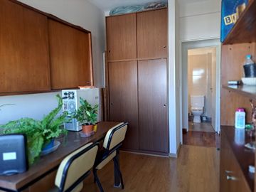 VENTA AMPLIO 4 AMBIENTES CON VISTA EN MONTECASTRO