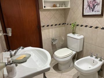 Venta Casa 5 Amb con Jardin y Pileta Temperley