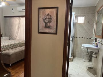 Venta Casa 5 Amb con Jardin y Pileta Temperley