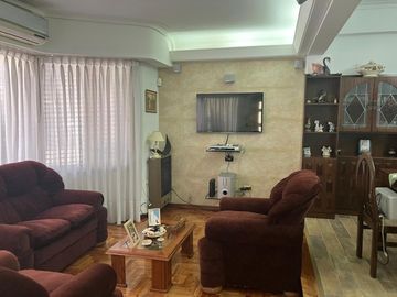 Venta Casa 5 Amb con Jardin y Pileta Temperley