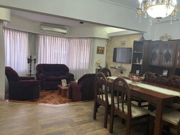 Venta Casa 5 Amb con Jardin y Pileta Temperley