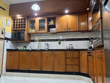 Venta Casa 5 Amb con Jardin y Pileta Temperley