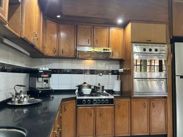 Venta Casa 5 Amb con Jardin y Pileta Temperley
