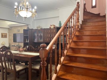 Venta Casa 5 Amb con Jardin y Pileta Temperley