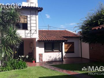 CASA VENTA VILLA LUZURIAGA 4 AMBIENTES