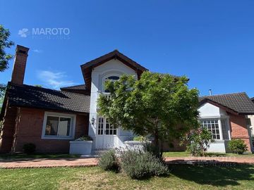 CASA EN VENTA EN FINCAS DEL LAGO – MAROTO PROPIEDADES