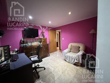 Casa en Berazategui en Venta A metros de Plaza Ducilo.  2 Casas PH Juntas.