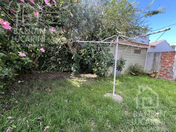 Casa en Berazategui en Venta A metros de Plaza Ducilo.  2 Casas PH Juntas.